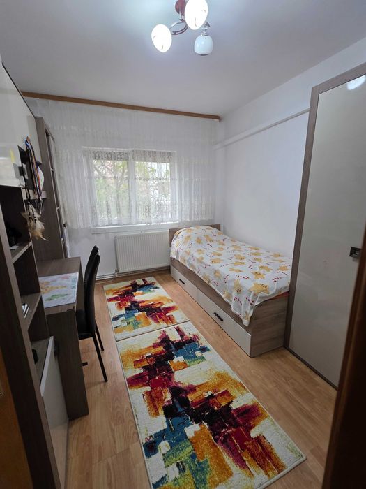 Vand apartament 3 camere