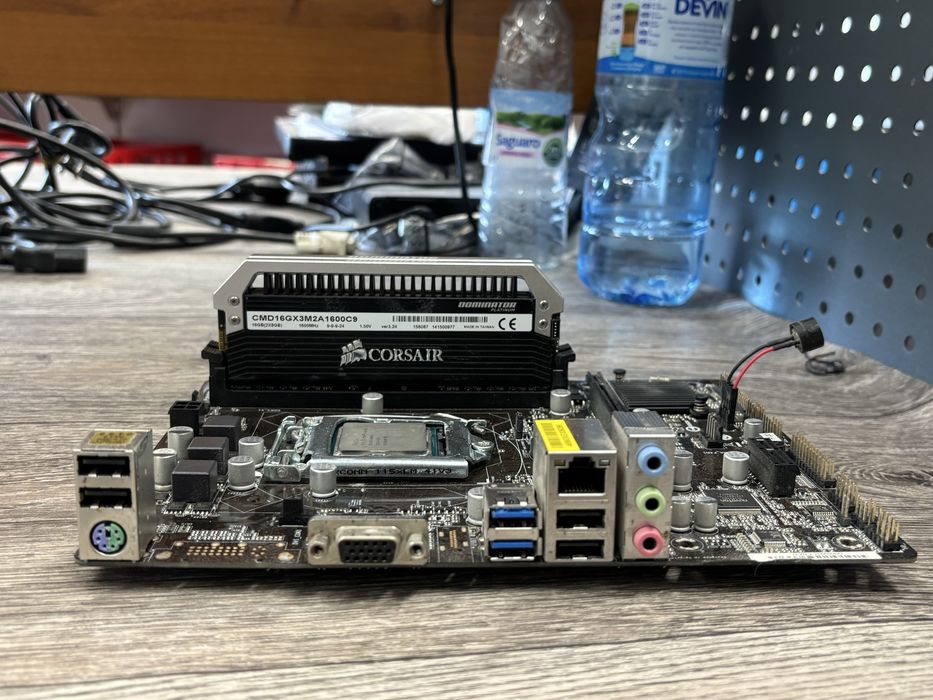Дъно, процесор, рам и RGB охлаждане - i7-4770, 16GB, Asrock H81M