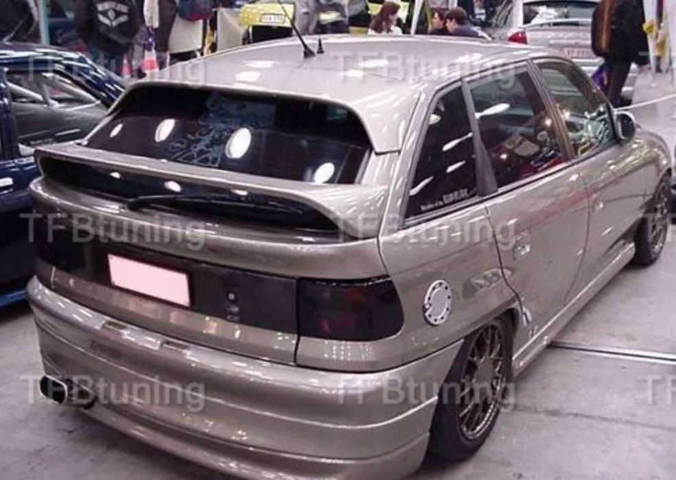 Eleron luneta portbagaj OPEL ASTRA F HB