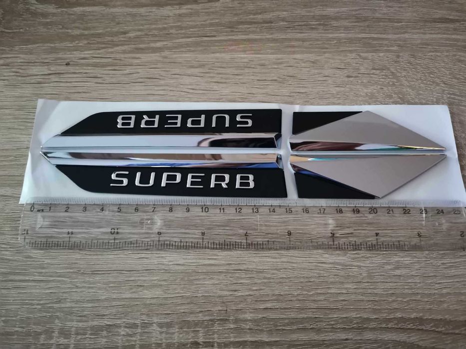 Skoda Superb емблеми за калници