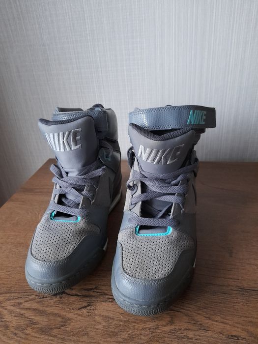 Nike Air Revolution дамски маратонки 39 номер.