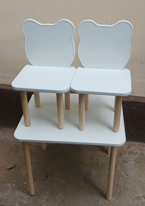 Комплект детской мебели. Стол и 2 стула