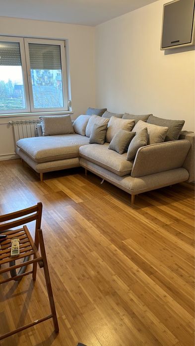 Canapea extensibila cu coltar dreapta.