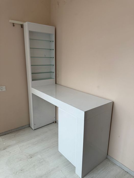 Masă manichiură – MDF, solidă, cu spații de depozitare