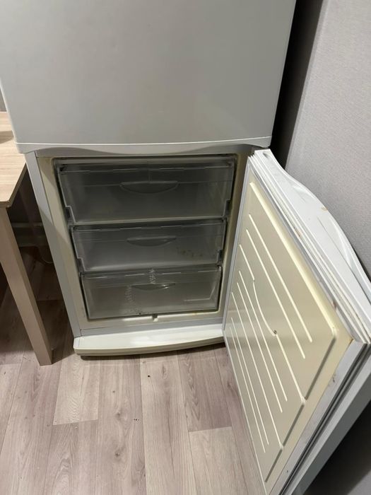 Продаю холодильник Атлант