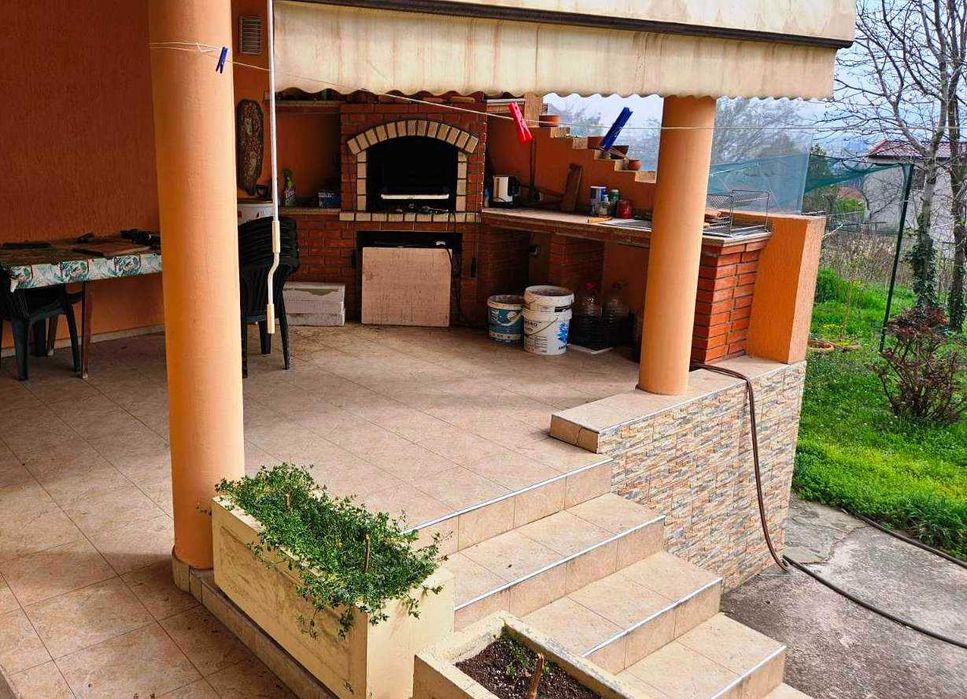 Продава се Къща в Варна, м-т Кочмар - 360 кв.м за 1553 €/кв.м - Снимка #1