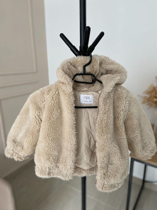 Пухено Яке на Zara