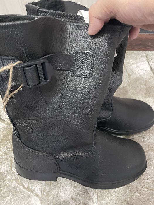 Продам унты новые