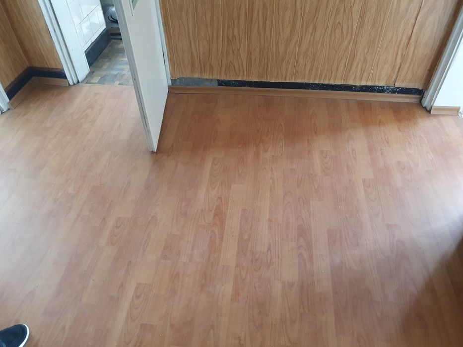 2-ри ет.от къща,тухла на плоча, 90 кв.м.,гараж,центр.част