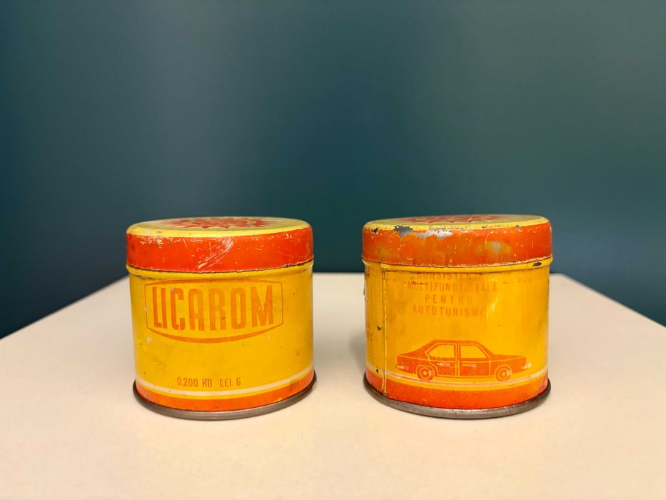 cutie pt vaselina autovehicul PECO Ucrarom 2 buc perioada comunista