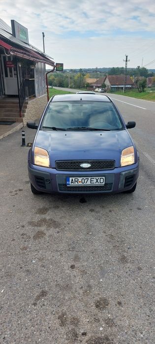 Vand sau schimb cu suzuki 4x4