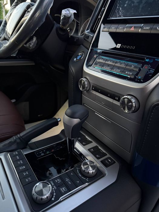 Toyota Land Cruiser 200 2021 — 6