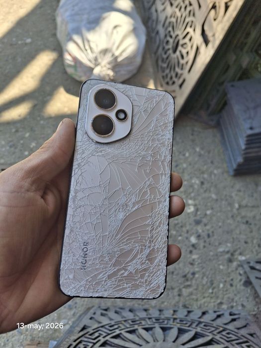 Honor 400 sotiladi