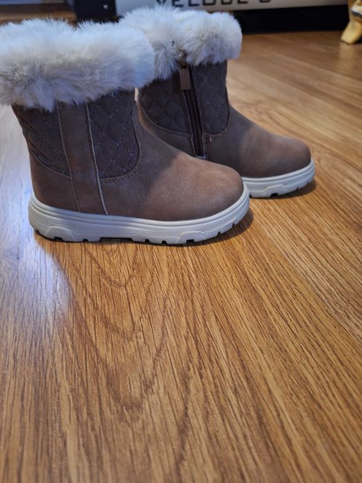 Зимни боти за момиче обути веднъж само размер 23