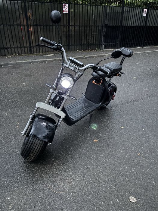 Scuter electric.