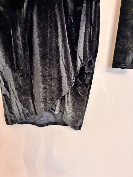 Официална черна рокля плюш С рр