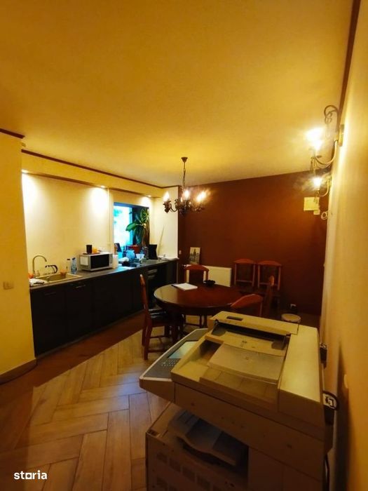 Se Vinde Apartament 3 Camere Spatios Si Renovat In Zona Piata Rahova