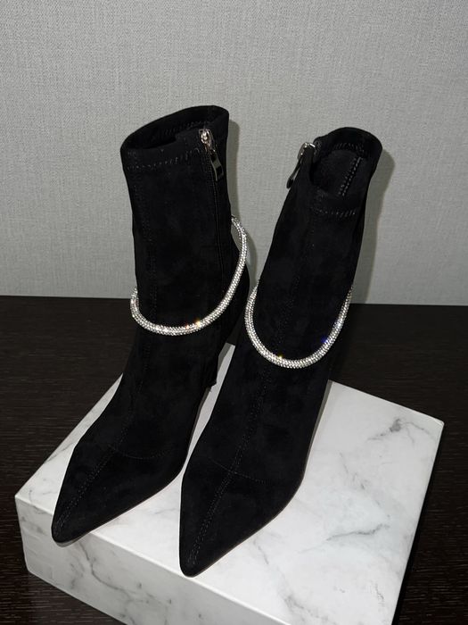 Продам черные Ботильоны