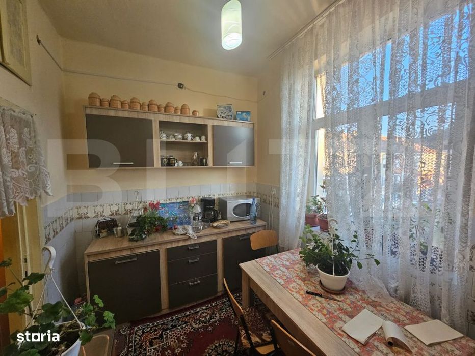 Apartament cu 3 camere, decomandat, 80 mp, Ocna Mures