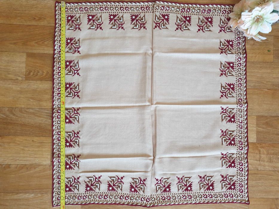 Бродирани карета