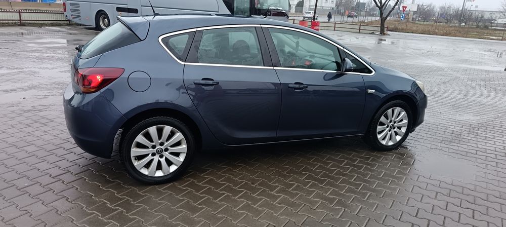 Vând Opel Astra j 1.7 diesel an 2010 euro 5