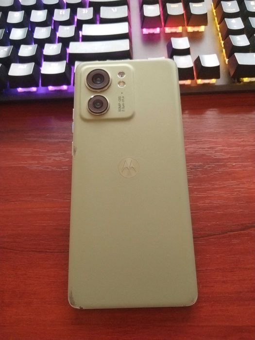 Vand Motorola Edge 40 16 gb ram 256 gb