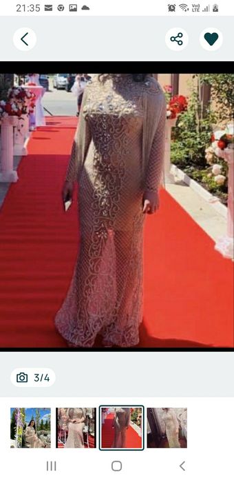 Vând rochie cu pietre Swarovski.