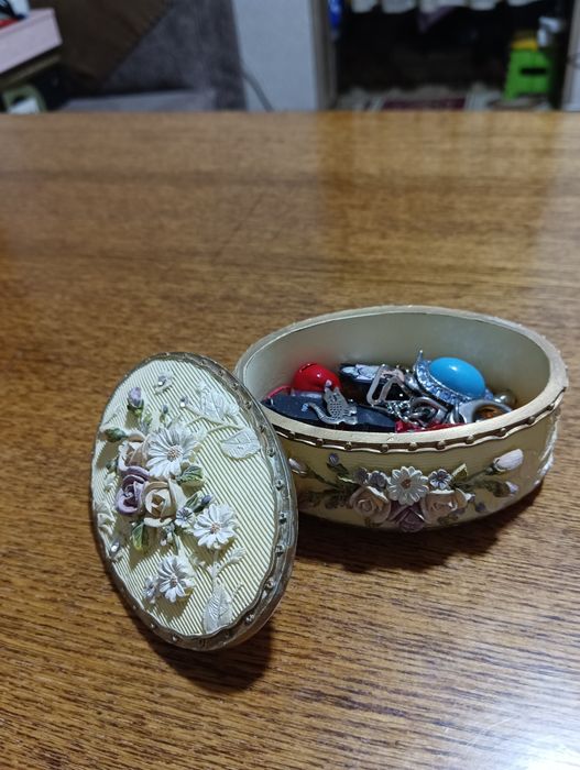 Продам красивую шкатулку