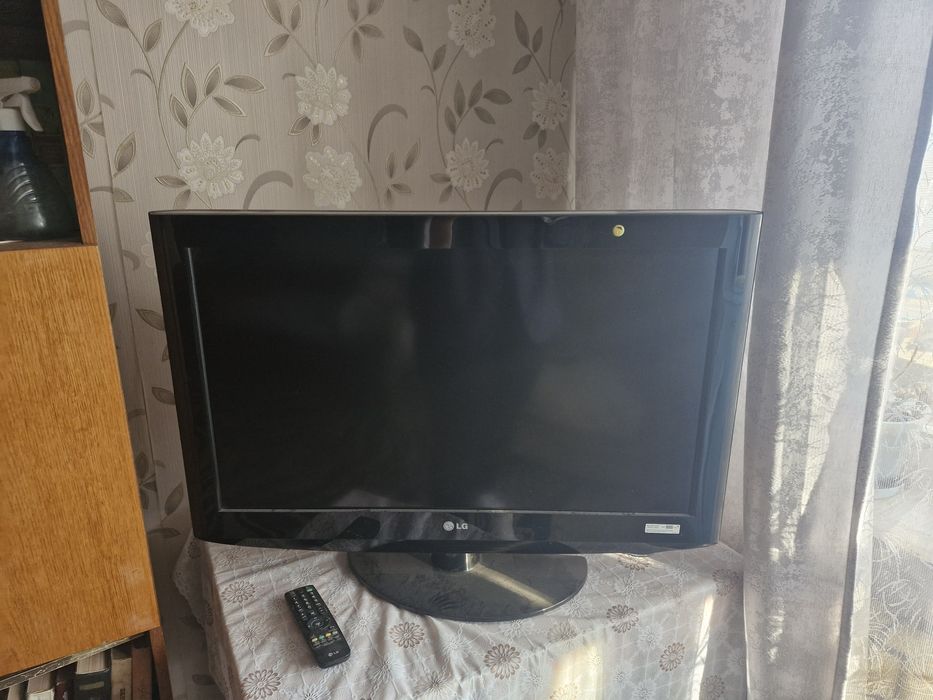 Продам телевизор срочно