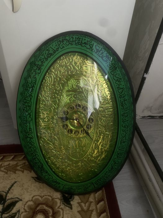Айна мен сағат сатылады, бірге 4000 тг
