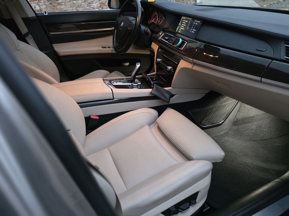 Bmw 740d x-drive 5 butoane 2011