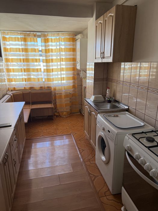 Apartamant 2 camere decomandate Centru Civic(zona Cora)