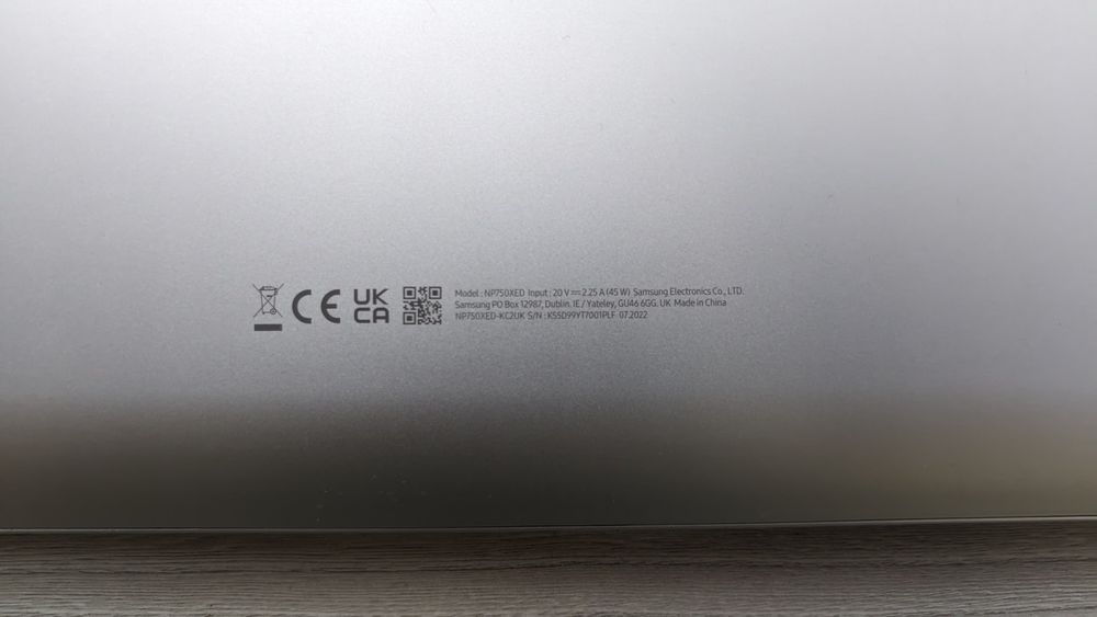 Samsung Book 2 ноутбук сотилади