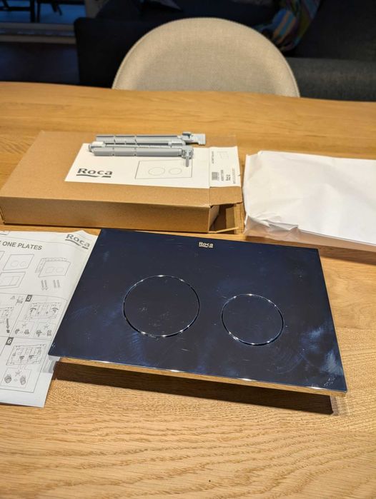 Двоен бутон за вградено казанче Roca