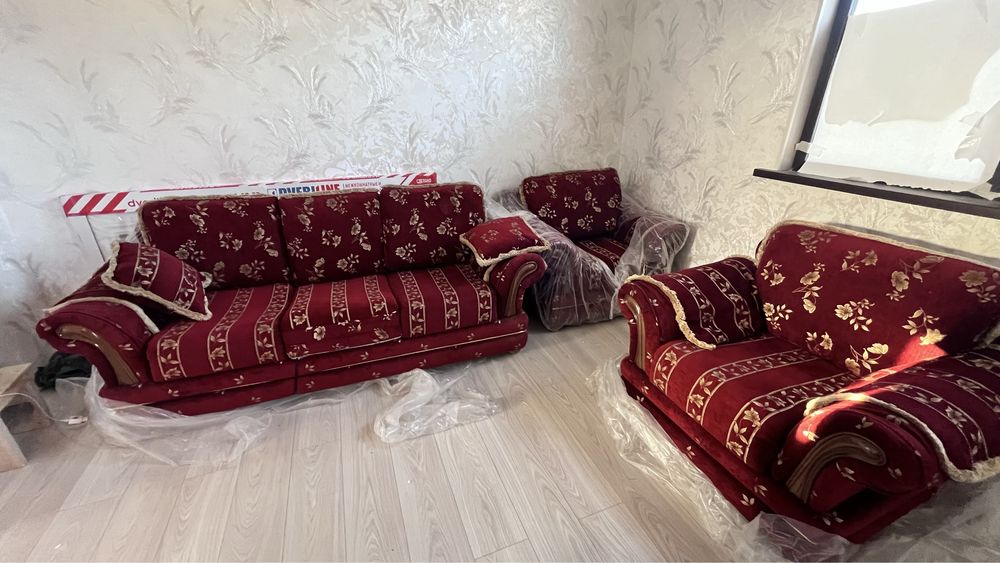 Диван в хорошем состояние
