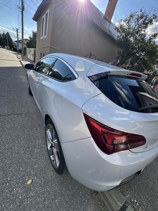 Opel Astra J GTC