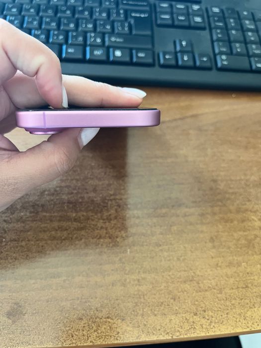 iphone 16 pink като нов
