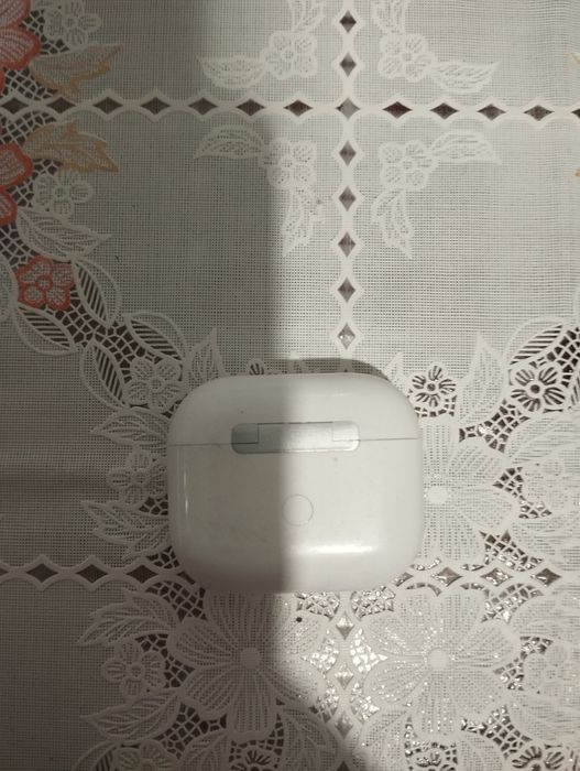 Наушники        .