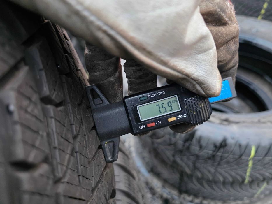 2бр Като нови зимни гуми 235 55 18 - Pirelli - DOT 2023