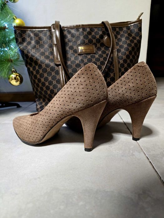 Велурени дамски обувки