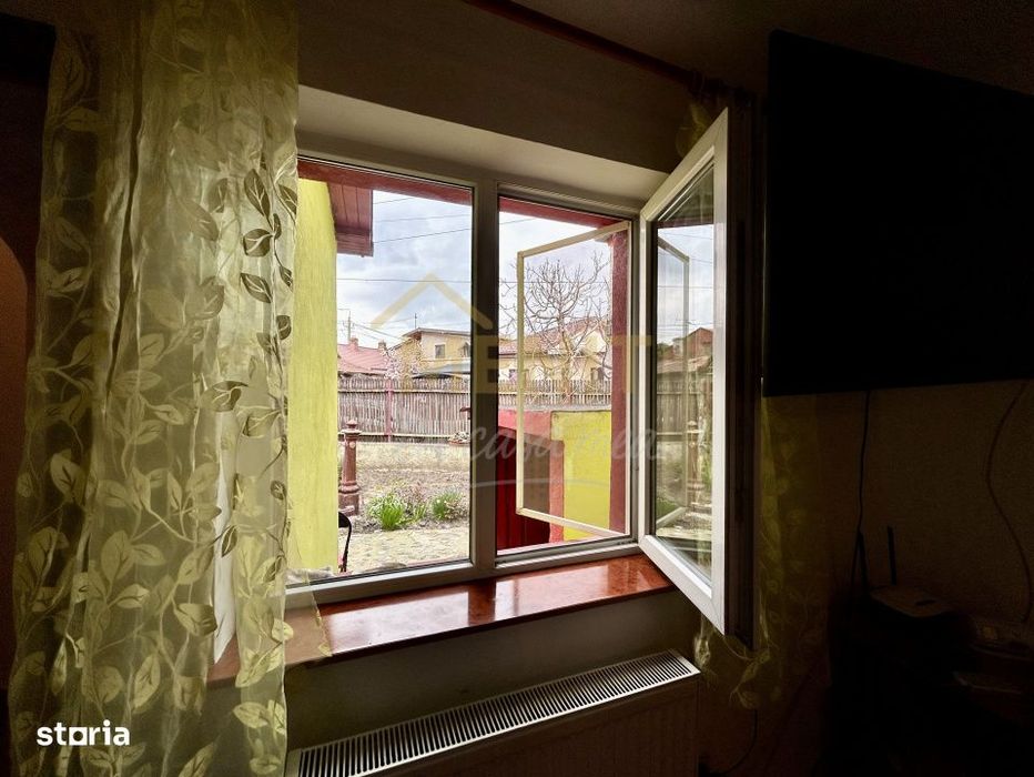 Casa 4 camere, garsoniera, 2 bai, garaj acoperit, Mihai Bravu, Ploiest