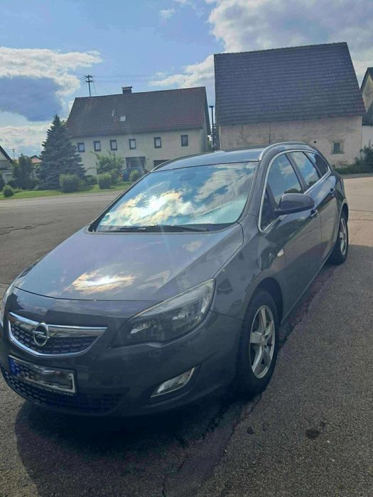 Vând Opel Astra J !