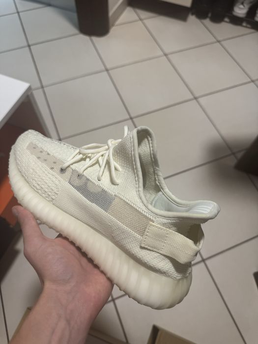 Adidasi Yeezy Boost 350