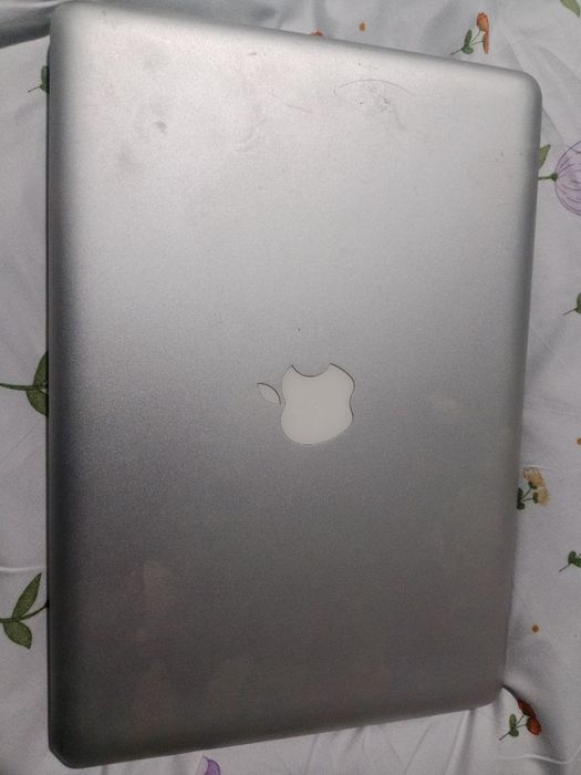 MacBook Pro sotiladi xolati yaxshi arginal zadyatchik qoshib beriladi