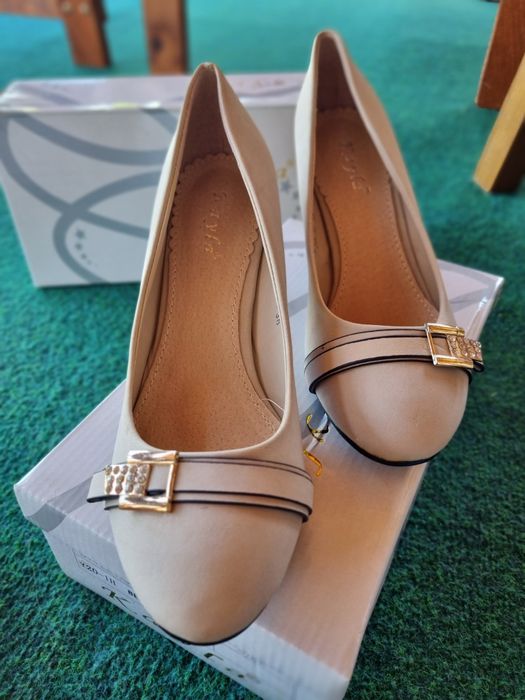 НОВИ обувки от 36 до 41 размер-  300 броя