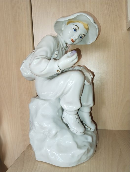 Фарфоровая статуэтка времён  СССР.