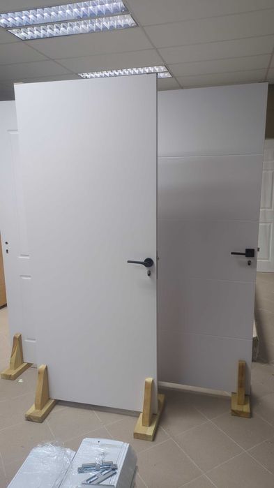 Бели интериорни врати на склад!!!