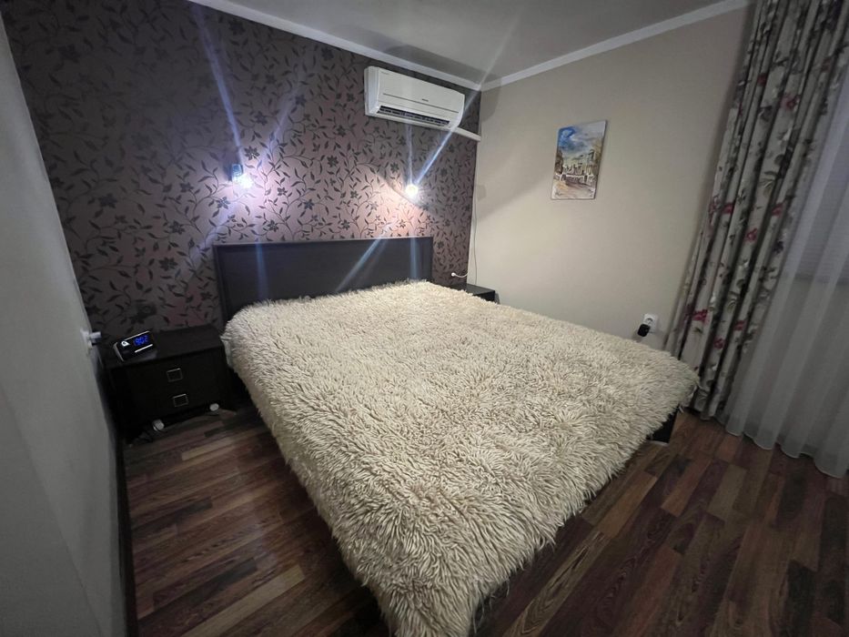 Продавам ръчно тъкан вълнен китеник.