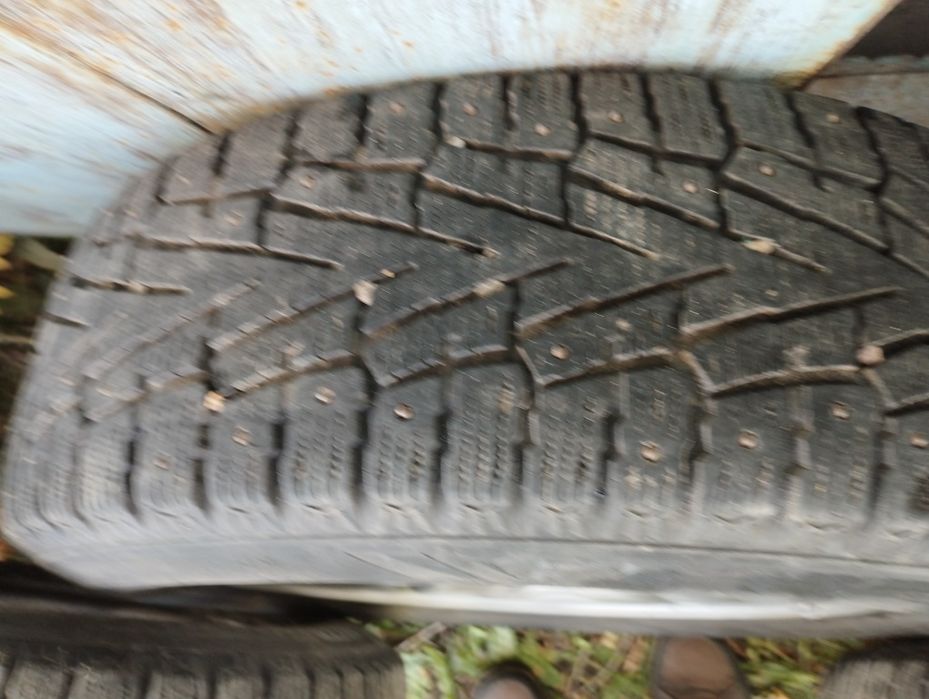 Продам зимние шины на дисках