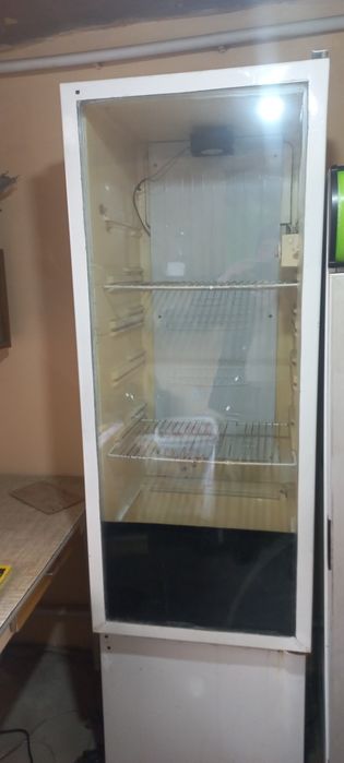 Muzlatgich Rassiyiski xolati yaxshi vitrina qilingan